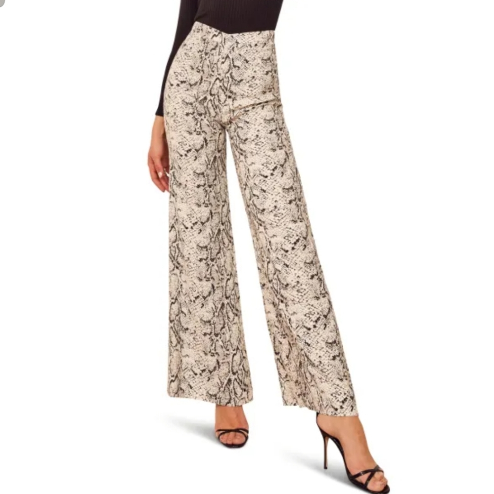 Wide legged pants